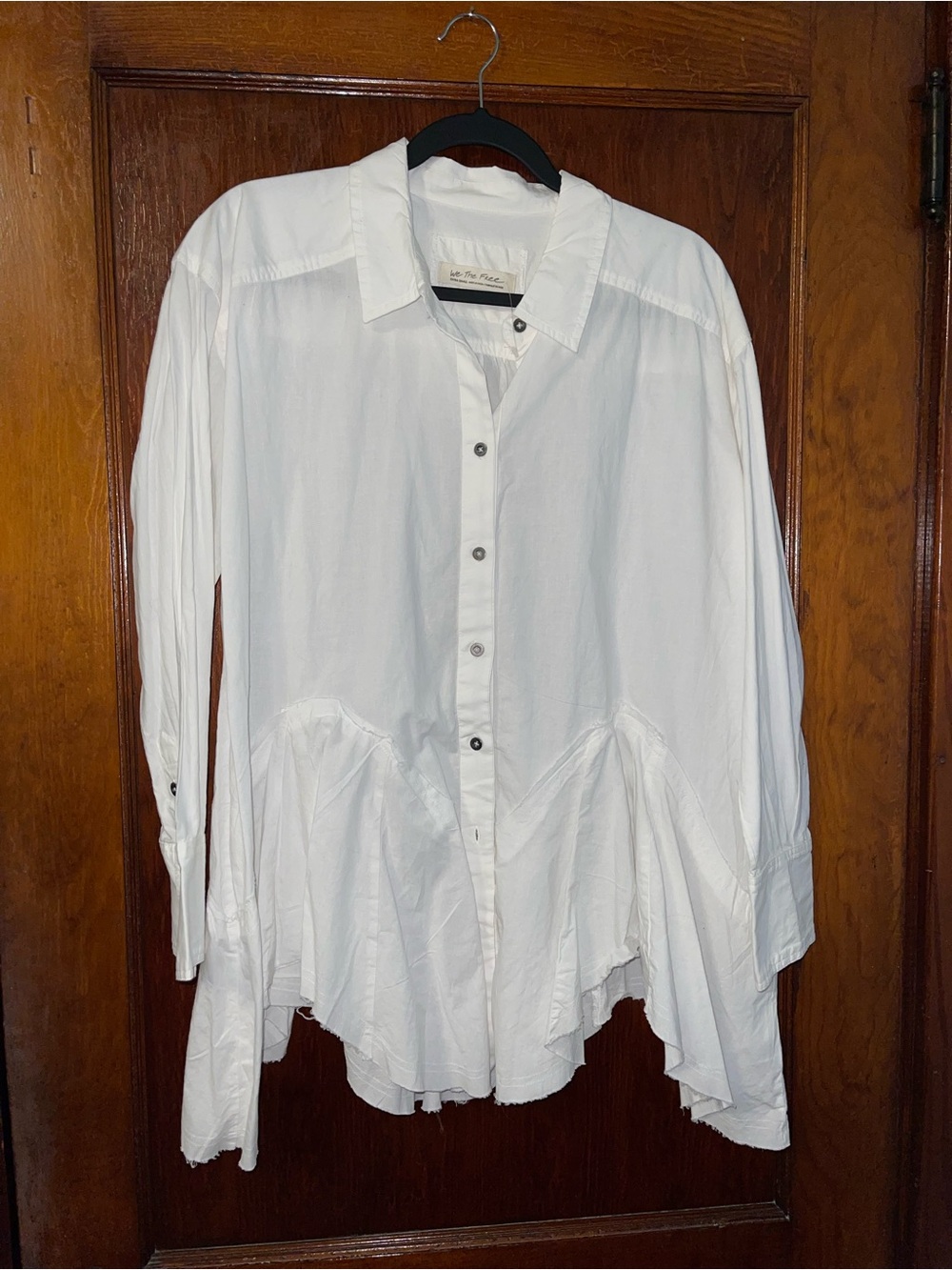 NWOT We the Free White Cotton Button Down Blouse with Asymmetric Hem